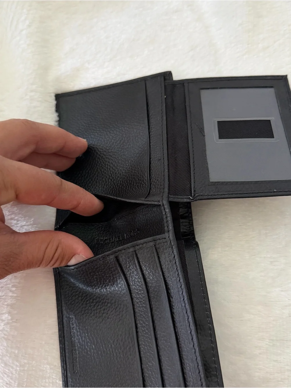 Michael Kors Mens Full Grain Leather Passcase Bifold Wallet ID